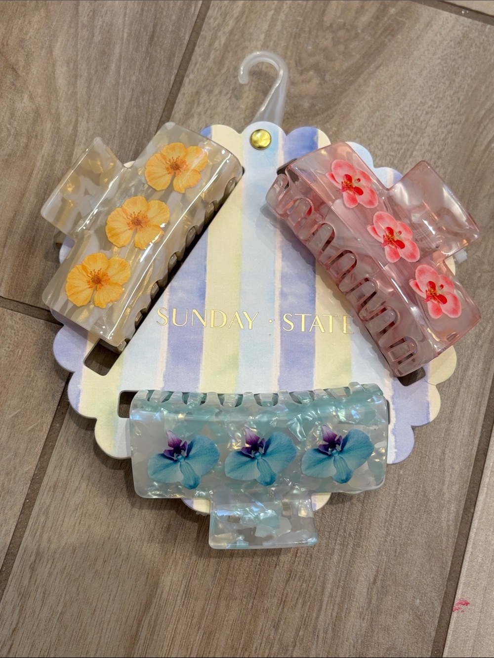 NWT Sunday State tropical Floral Hair Claw Clip set of 3 - Blue, yellow, pink